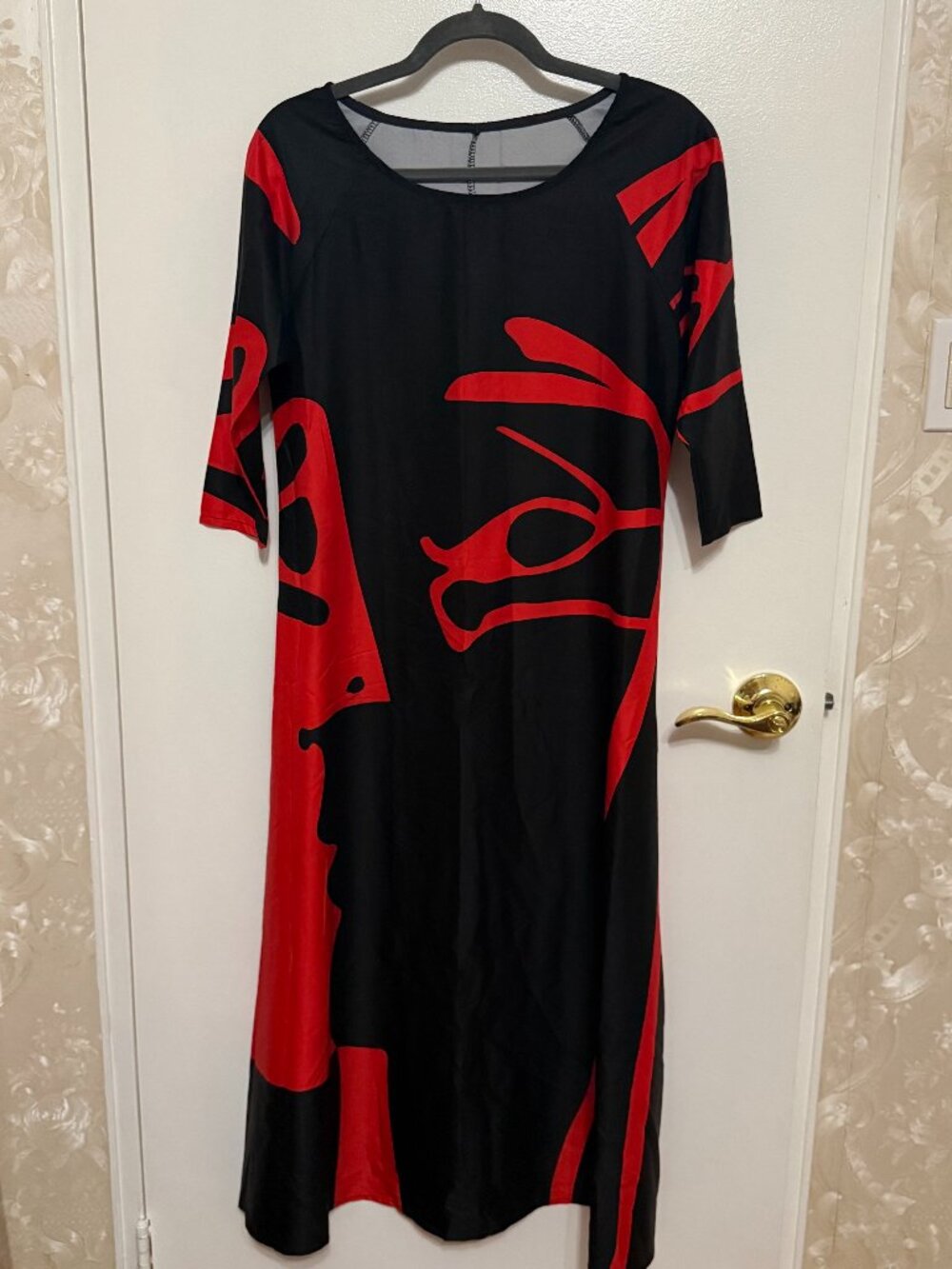 Black & Red Abstract Print Midi Dress, 3/4 Sleeve